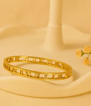 bracellet1 Roman Numeral Gold-Plated Bracelet