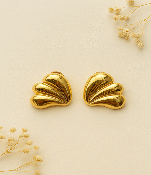 Golden Wave studs