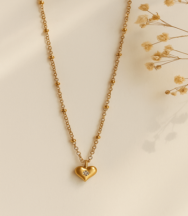 neckk04 Gold Heart Pendant Necklace